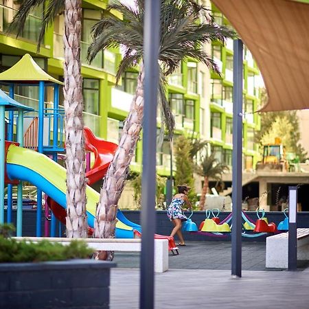 Royale Sundance Studio 7 Beach Spa & Pool Mamaia Nord Bagian luar foto