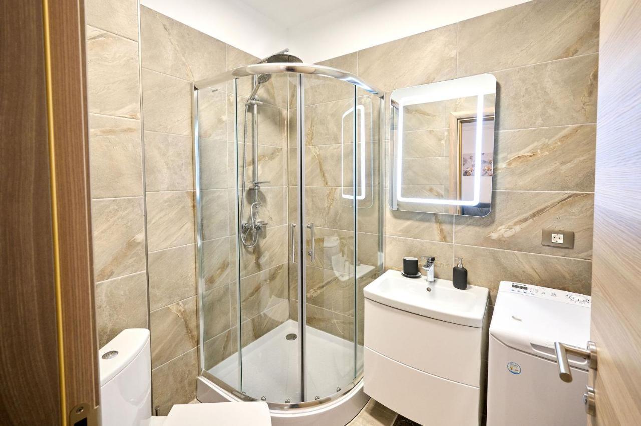 Royale Sundance Studio 7 Beach Spa & Pool Mamaia Nord Bagian luar foto