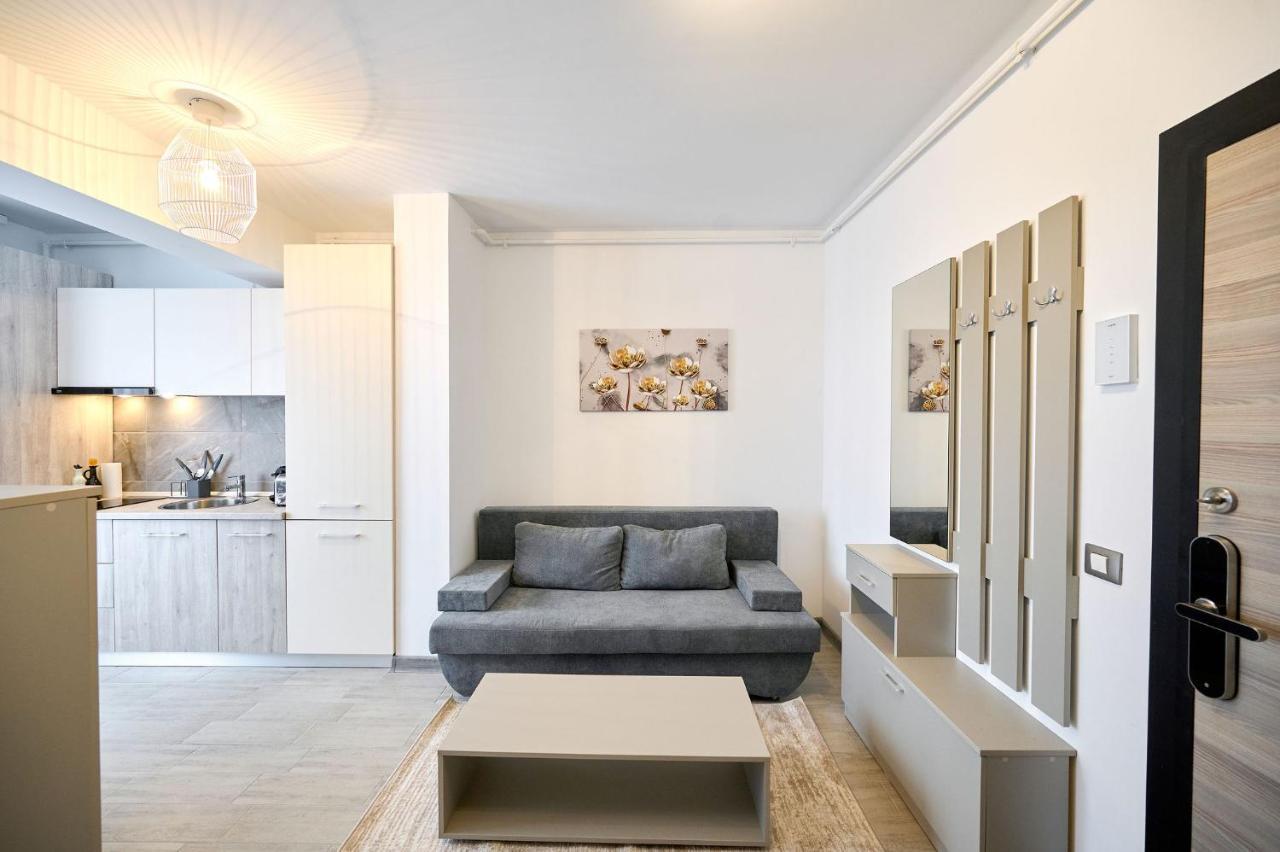 Royale Sundance Studio 7 Beach Spa & Pool Mamaia Nord Bagian luar foto