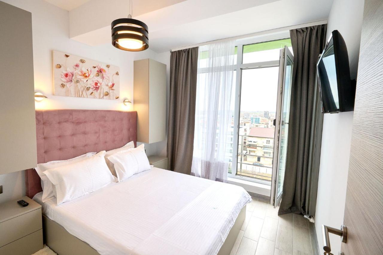 Royale Sundance Studio 7 Beach Spa & Pool Mamaia Nord Bagian luar foto