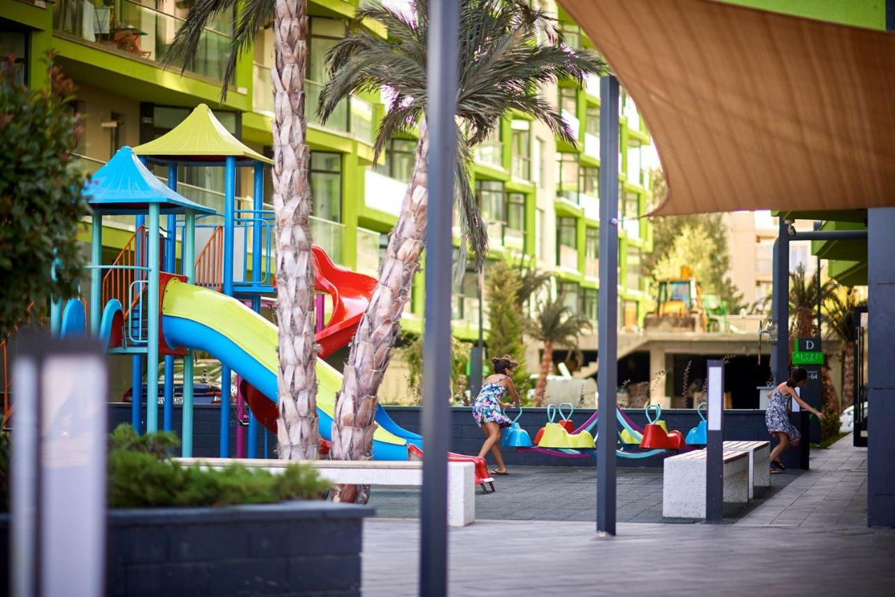 Royale Sundance Studio 7 Beach Spa & Pool Mamaia Nord Bagian luar foto