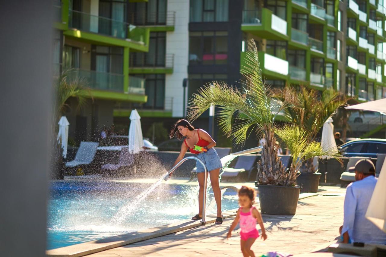 Royale Sundance Studio 7 Beach Spa & Pool Mamaia Nord Bagian luar foto