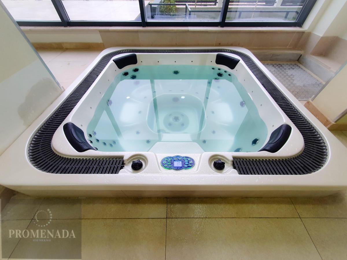 Royale Sundance Studio 7 Beach Spa & Pool Mamaia Nord Bagian luar foto